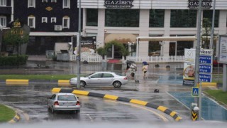 Sakarya bayramı yağışlı geçiriyor