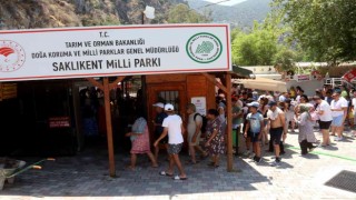 Saklıkent bayramda ziyaretçi akınına uğradı