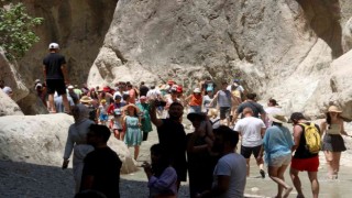 Saklıkent Kanyonunu bayram tatilinde 55 bin kişi ziyaret etti
