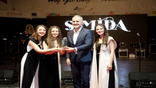 Samida İnegöllü hayranlarıyla buluştu