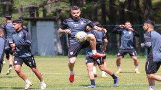 Samsunsporda 13 futbolcu geldi, 9 futbolcu gitti