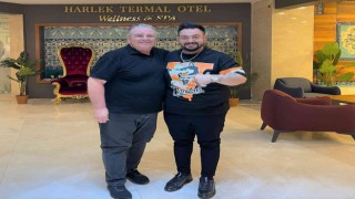 Sanatçı Hüseyin Kağıt Harlek Termal Oteli tercih etti