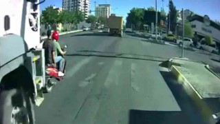 Şanlıurfada 2 kişinin öldüğü feci kaza kamerada