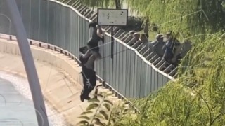 Şanlıurfada sulama kanalına düşen kadını yunus polisi kurtardı