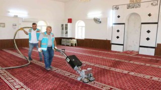 Şanlıurfadaki ibadethanelerde bayram temizliği