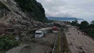 Sarp Sınır Kapısına giden yolu trafiğe açmak için çalışmalar sürüyor