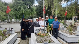 Şehit asker mezarı başında anıldı