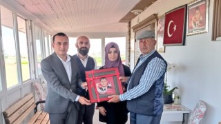Şehit Ömer Halisdemirin portresini bin 500 ilmekle 1 yılda işledi