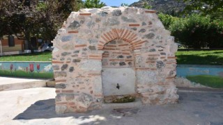 Şehzadeler Belediyesi tarihi dört çeşmeyi restore etti