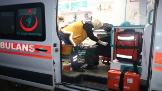 Selde yolu kapanan köydeki hasta helikopterle hastaneye getirildi