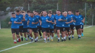 Serik Belediyespor top başı yaptı