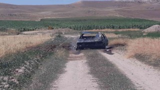 Seyir halindeyken yanan otomobil kullanılamaz hale geldi