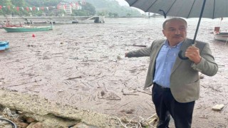 Şiddetli yağış nedeniyle iki balıkçı teknesi battı