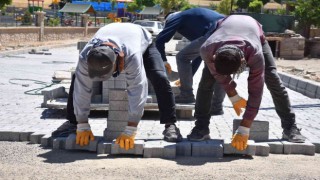 Siirtte mahallelerde kilitli parke taşı döşeme ve kaldırım yenileme çalışmaları başladı