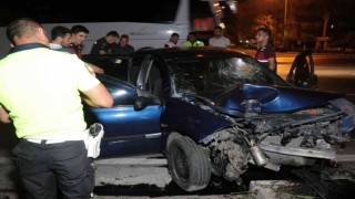 Sinyalizasyon direğine çarpan otomobil sürücüsü hayatını kaybetti
