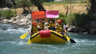 Şırnakta 15 Temmuz Şehitleri anısına rafting düzenlendi
