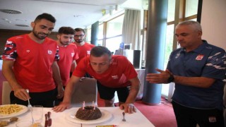 Sivassporda kaptan Hakan Arslana sürpriz doğum günü