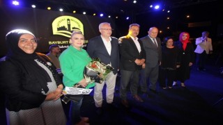 Şölenlerde sahne sırası Bayburtlu sanatçılarındı