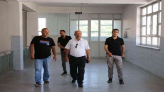Şule Mete Tetik İmam Hatip Ortaokulunda tamirat ve tadilat çalışmalarını inceledi