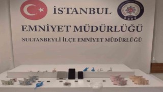 Sultanbeylide motosikletli uyuşturucu tacirleri yakalandı