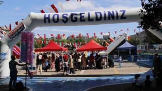 Sultangazi Belediyesinden çocuklara çok neşeli bayram şenliği