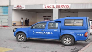 Tabancasını temizlerken bacağından yaralandı