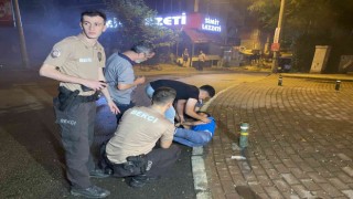 Taklalar atan otomobil alev aldı, sürücü son anda kurtarıldı