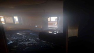 Tarsusta çıkan yangında bir daire kullanılamaz hale geldi