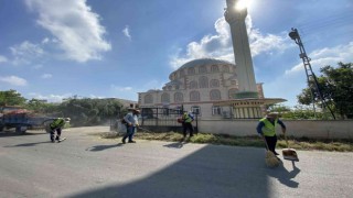 Tatil bölgesi Erdemlide temizlik çalışmaları hız kesmiyor