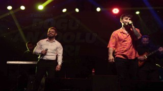 Tatvanda 8 bin kişi Koma Se Bıra konserinde doyasıya eğlendi