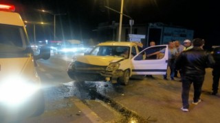 Tavşanlı otomobil ile motosiklet çarpıştı: 2 yaralı