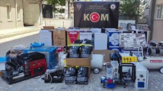Tekirdağ ve İzmirde dev operasyon: 4 milyonluk tütün malzemesi ele geçirildi