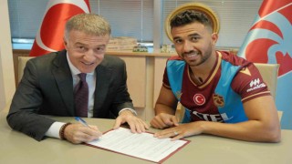 Trabzonspor yeni transferi Trezeguet için imza töreni düzenledi