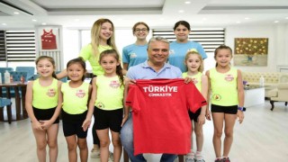 Türkiye 2ncisi minikler gururlandırdı