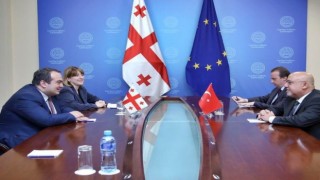 Türkiyenin yeni Tiflis Büyükelçisi Orbay güven mektubunu sundu