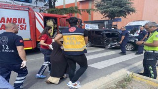 Tuzlada hatalı dönüş yapan sürücü otomobile çarptı: 3 yaralı