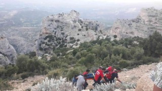 Uçuruma düşen motosikletin sürücüsü yaralandı