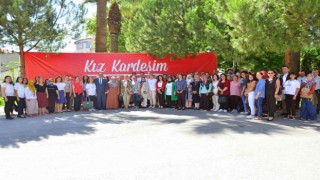 Ülke genelinde Denizli ile birlikte 9 ilde yürütülen ‘Kız Kardeşim projesinde eğitimler başladı