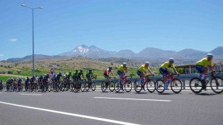 Uluslararası Bisiklet Yarışlarında pedal sesleri Kayseri Erciyeste yankılandı