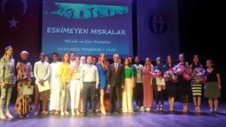 Uluslararası öğrencilerden Türkçe şiir dinletisi