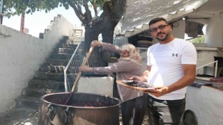 Urmu dutu pekmezinin kilosu 600 lira