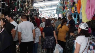 Uzmanından uyarı: Öpüşme ve kucaklaşmalar salgını yaygınlaştırabilir