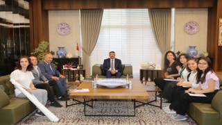Vali Ali Çelik, Türkiye birincisi öğrencileri tebrik etti
