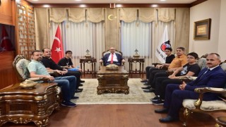 Vali Ali İhsan Su LGSde derece yapan öğrencileri kabul etti