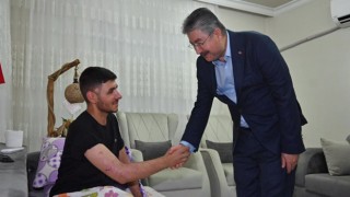 Vali Erdinç Yılmaz’dan, Pençe Kilit Operasyonu Gazisi Ahmet Akbaş'a ziyaret