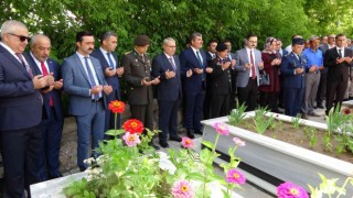Vali Gündüzöz: “Üniforma giymiş hainlere millet olarak cezasını verdik”