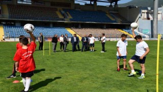 Vali Gürel, sporcularla bir araya geldi