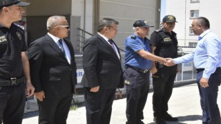 Vali Soytürk Mehmetçik ve polis ile bayramlaştı