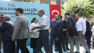 Vali Su vatandaşlarla bayramlaştı