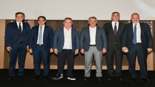 Vali Yazıcı: “ Şehrimizi hava yoluyla ziyaret eden turist sayısı 6 milyonu geçti.”